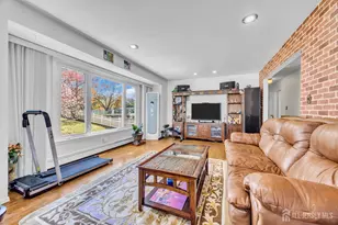 33 Mary Ellen Dr, Edison, NJ 08820 - Photo 7