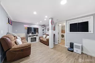 [Address not provided], Woodbridge Township, NJ 07095 - Photo 29