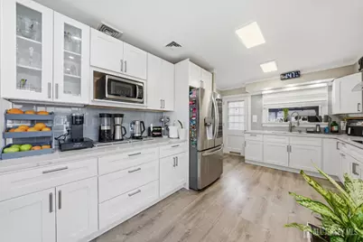 [Address not provided], Woodbridge Township, NJ 07095 - Photo 15