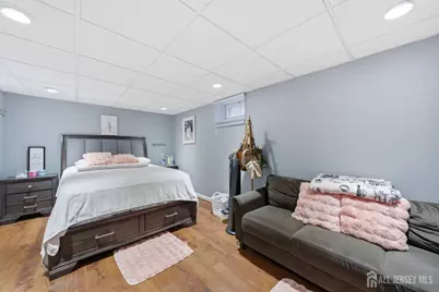 [Address not provided], Woodbridge Township, NJ 07095 - Photo 33