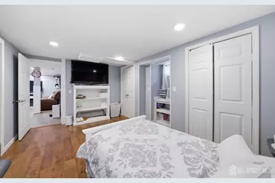 [Address not provided], Woodbridge Township, NJ 07095 - Photo 27