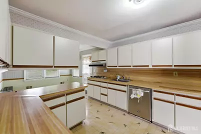 [Address not provided], Piscataway Township, NJ 08854 - Photo 13