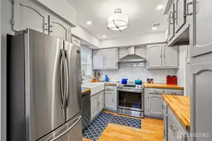 481 Newport Way, Monroe Township, NJ 08831 - Photo 11