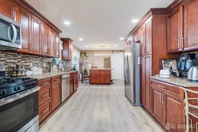 40 Jefferson Drive, Piscataway Township, NJ 08854 - Photo 9