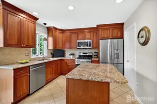 [Address not provided], Plainsboro Township, NJ 08536 - Photo 11