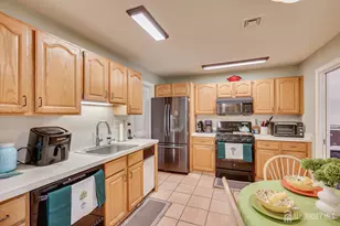 73 Chatsworth Ct, Edison, NJ 08820 - Photo 11