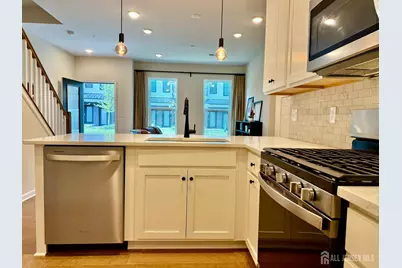 614 Sadie Circle, New Brunswick, NJ 08901 - Photo 7