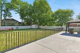 16 Cutter Ave, Edison, NJ 08820 - Photo 13