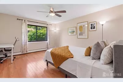 16 Cutter Avenue, Edison, NJ 08820 - Photo 11