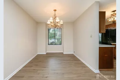 7 Carriage Place, Edison, NJ 08820 - Photo 5