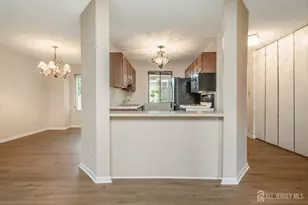 7 Carriage Pl, Edison, NJ 08820 - Photo 11