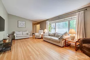 9 Clive Hills Rd, Edison, NJ 08820 - Photo 11