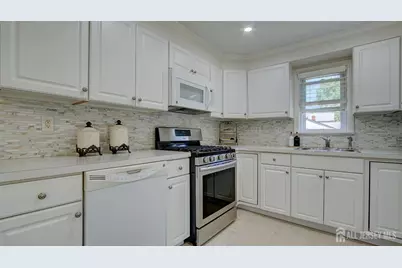 25 Lake Avenue, Helmetta, NJ 08828 - Photo 17