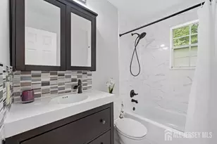 5 Chamberlain Ct, Old Bridge Township, NJ 08857 - Photo 19