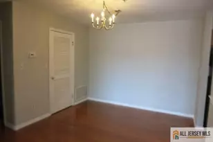 1123 Waterford Dr, Edison, NJ 08817 - Photo 5