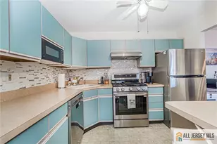 2710 Ridgefield Ct, Helmetta, NJ 08828 - Photo 7