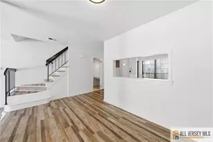 303 Maplecrest Rd, Edison, NJ 08820 - Photo 15