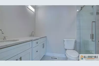 16 Alexander  Hamilton Court #B, Monroe Township, NJ 08831 - Photo 11