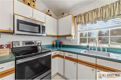 1213 Lindera Plaza #B, Monroe Township, NJ 08831 - Photo 5