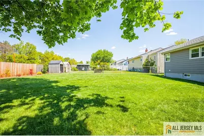 21 Monroe Avenue, Carteret, NJ 07008 - Photo 27