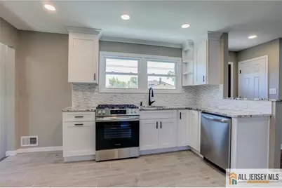 21 Monroe Avenue, Carteret, NJ 07008 - Photo 11