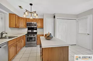 40 Rutland Ln, Monroe Township, NJ 08831 - Photo 11