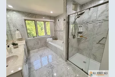 126 Mary Alice Court, Union Township, NJ 07083 - Photo 13
