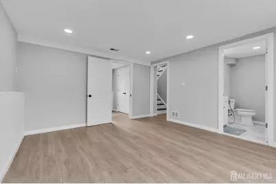 125 Jeff Street, Edison, NJ 08837 - Photo 29