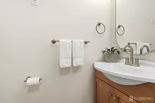 93 Gate House Ln, Edison, NJ 08820 - Photo 27
