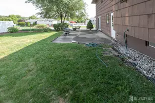 52 Embroidery St, Sayreville, NJ 08872 - Photo 25