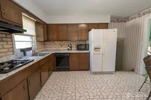 52 Embroidery St, Sayreville, NJ 08872 - Photo 7