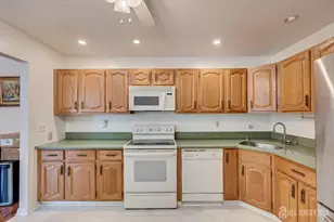10B Betsy Ross Dr, Monroe Township, NJ 08831 - Photo 13