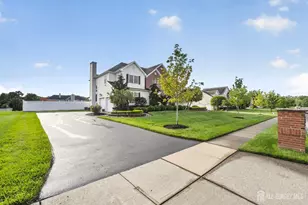5 Adam Ct, Monroe Township, NJ 08831 - Photo 3