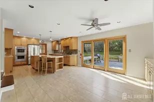 6 King Arthurs Ct, Edison, NJ 08820 - Photo 15