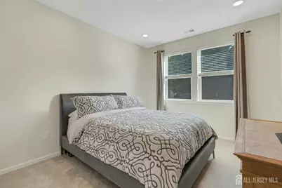 610 Sadie Circle, New Brunswick, NJ 08901 - Photo 23