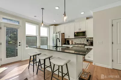 610 Sadie Circle, New Brunswick, NJ 08901 - Photo 7
