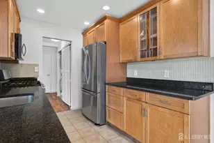 17 Joanna Pl, Colonia, NJ 07067 - Photo 9