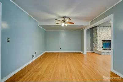 1705 N Oaks Boulevard N, North Brunswick Township, NJ 08902 - Photo 5