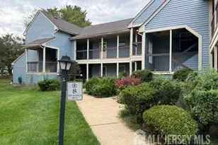 8 Benjamin Franklin Dr, Monroe Township, NJ 08831 - Photo 1