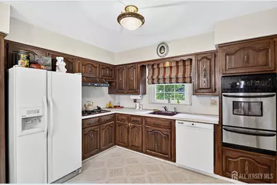 38 Sherwood Avenue, East Brunswick Township, NJ 08816 - Photo 5