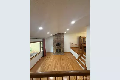 8 Teaberry Drive, Edison, NJ 08820 - Photo 5