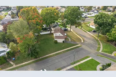 37 Leeds Drive, South Plainfield, NJ 07080 - Photo 5