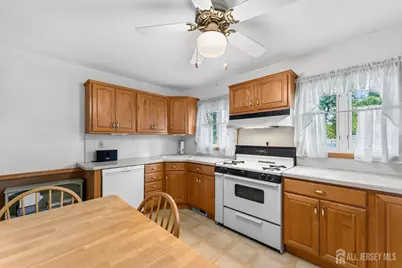 37 Leeds Drive, South Plainfield, NJ 07080 - Photo 11