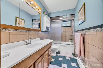 33 Mary Ellen Drive, Edison, NJ 08820 - Photo 19