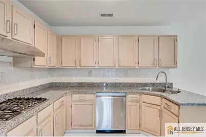 99 Castle Pointe Boulevard, Piscataway Township, NJ 08854 - Photo 19