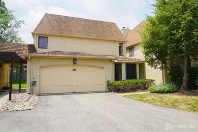 14 Carriage Place, Edison, NJ 08820 - Photo 1