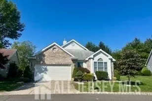 10 Westminster Dr, Monroe Township, NJ 08831 - Photo 1