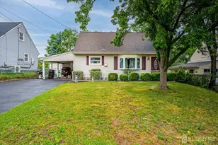 29 Kendall Dr, Sayreville, NJ 08859 - Photo 1
