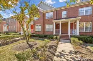 21 Park Square, Metuchen, NJ 08840 - Photo 1