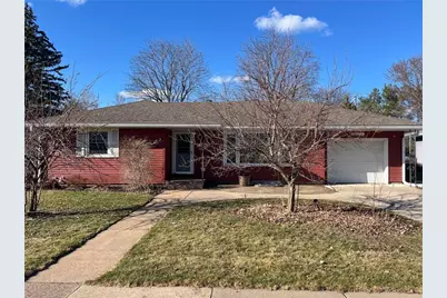 1104 E Lexington Boulevard, Eau Claire, WI 54701 - Photo 1